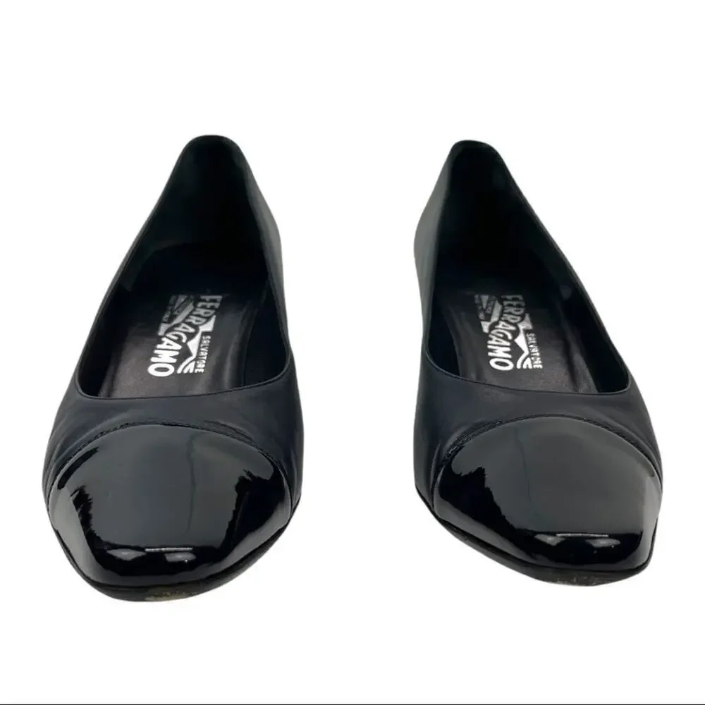 VTG Salvatore Ferragamo Navy  Dual Texture Patent Cap Toe/Leather Heels Pumps 9